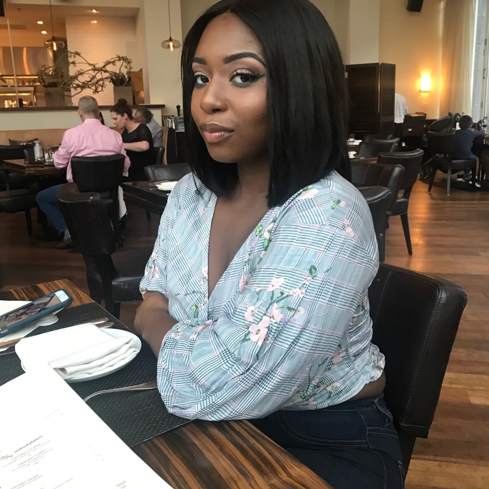 Meet your Posher, Dominique